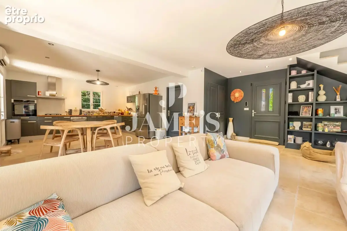 Maison 5 pièces 158 m² à vendre à Paradou (13520) - photo 8