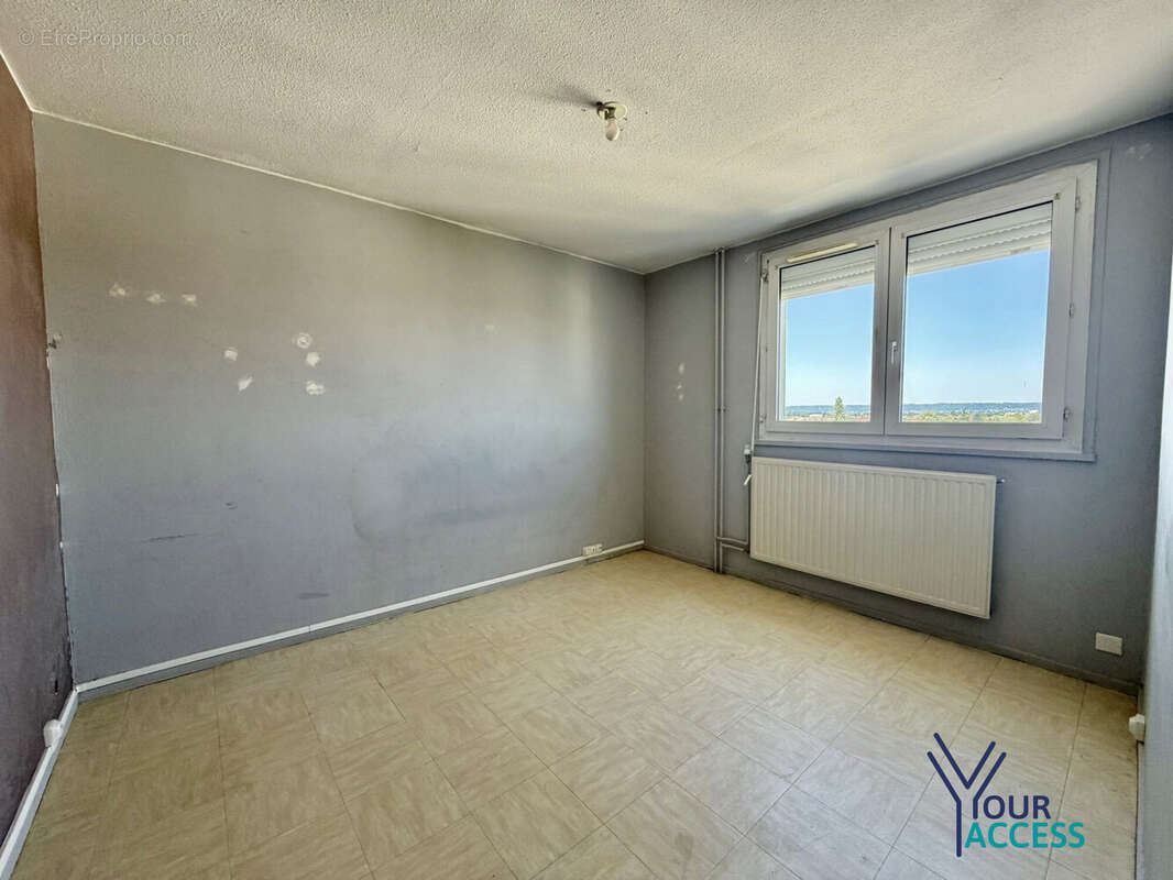 Appartement à MEYZIEU