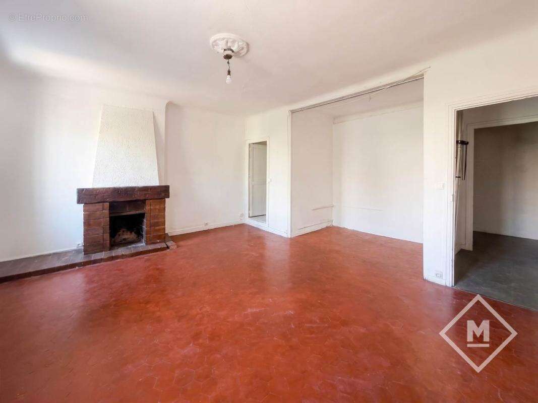 Appartement à MARSEILLE-6E