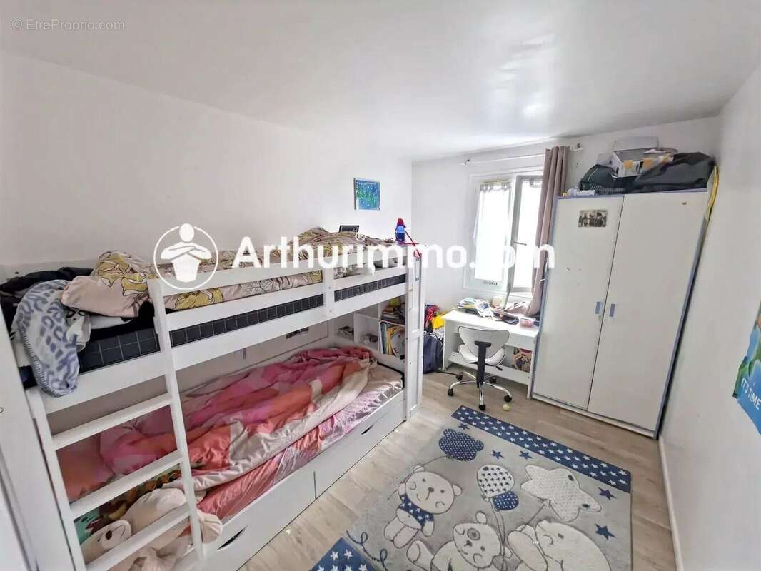 Appartement à SAVIGNY-LE-TEMPLE