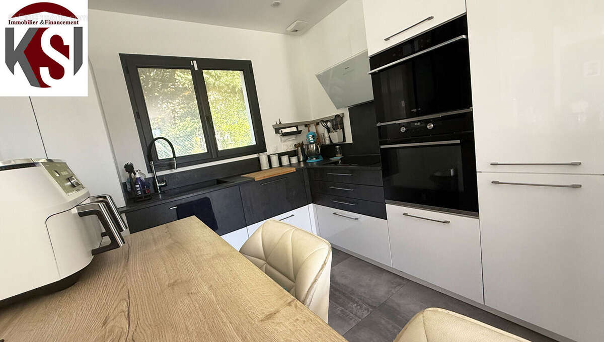 Maison à SEILLONS-SOURCE-D&#039;ARGENS