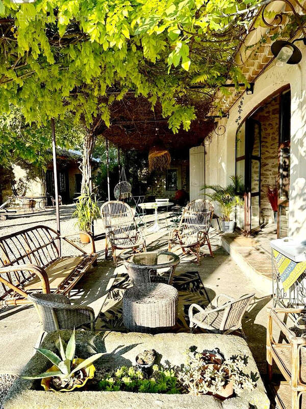 Maison à CAMARET-SUR-AIGUES