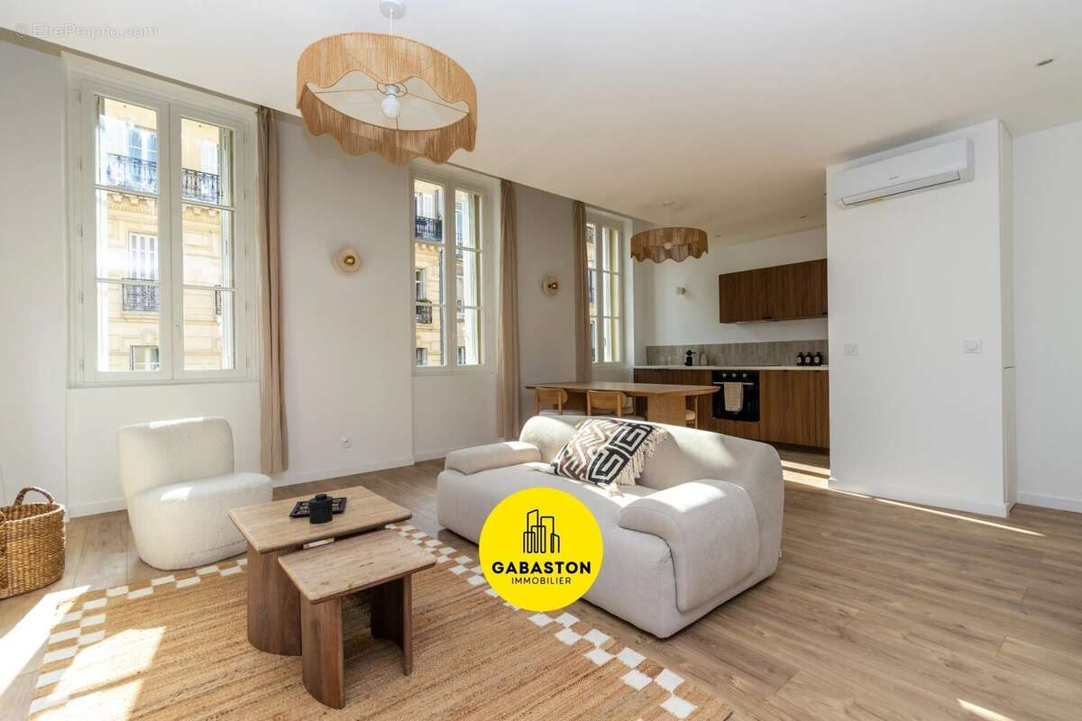 Appartement à MARSEILLE-1E