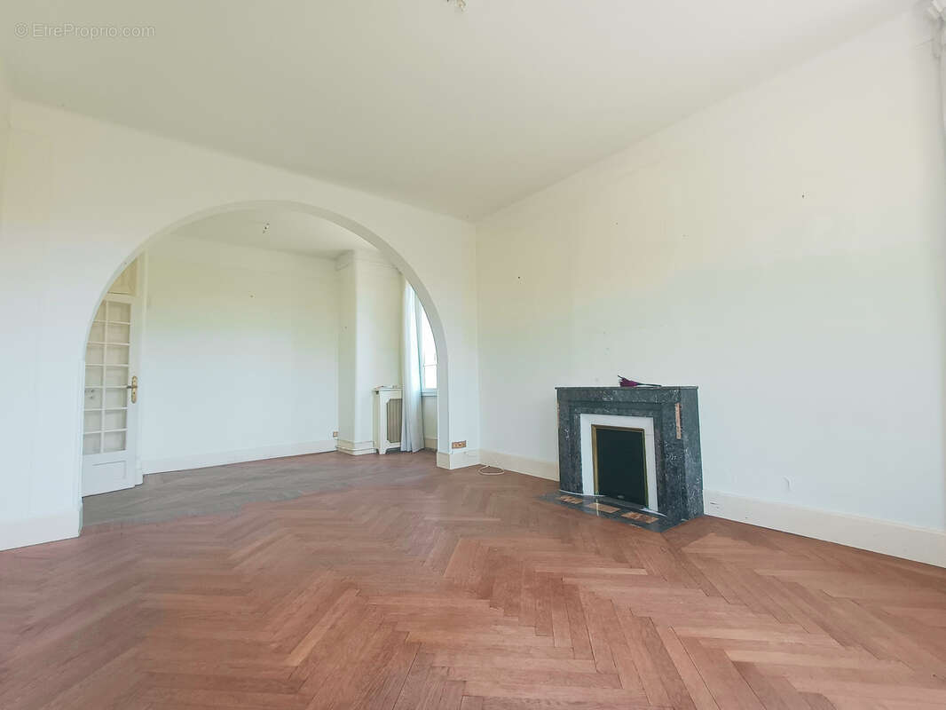 Aubenas - maison bourgeoise 5 pieces 188m2 - photo 8