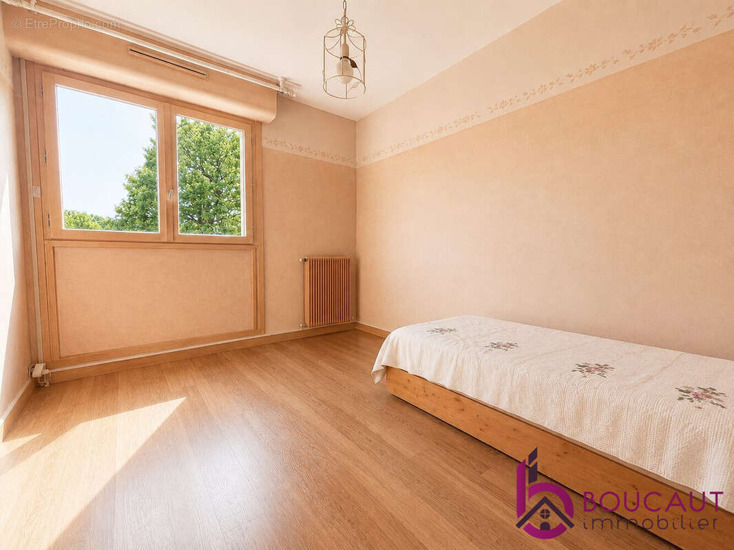 Appartement à LE PLESSIS-ROBINSON