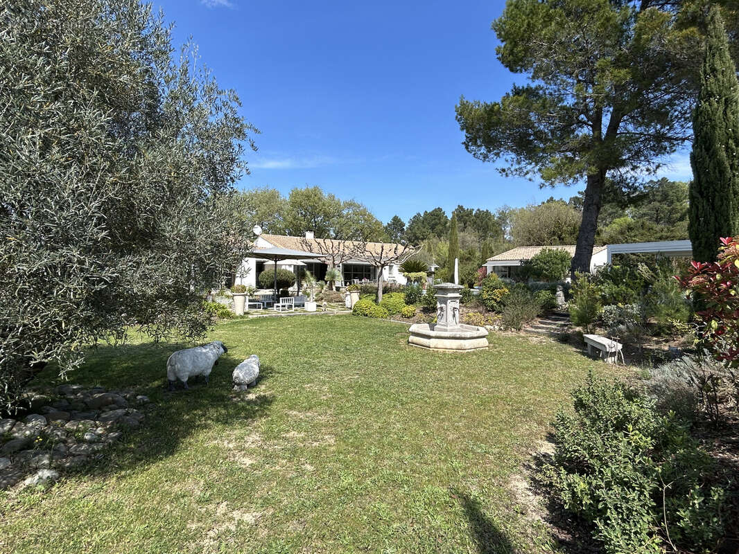 Maison à SAINT-QUENTIN-LA-POTERIE