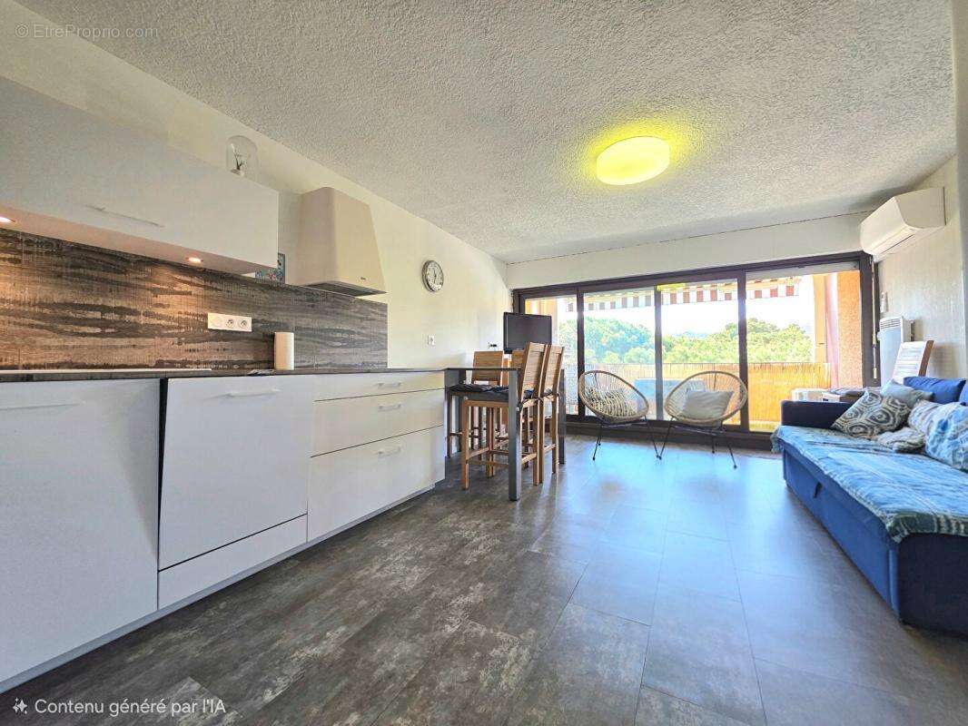 Appartement à BORMES-LES-MIMOSAS