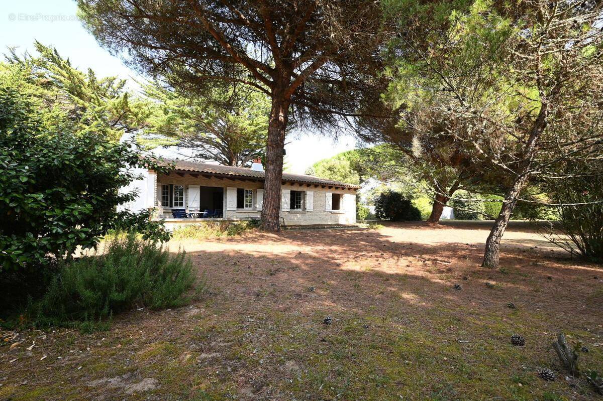 Maison à LES PORTES-EN-RE