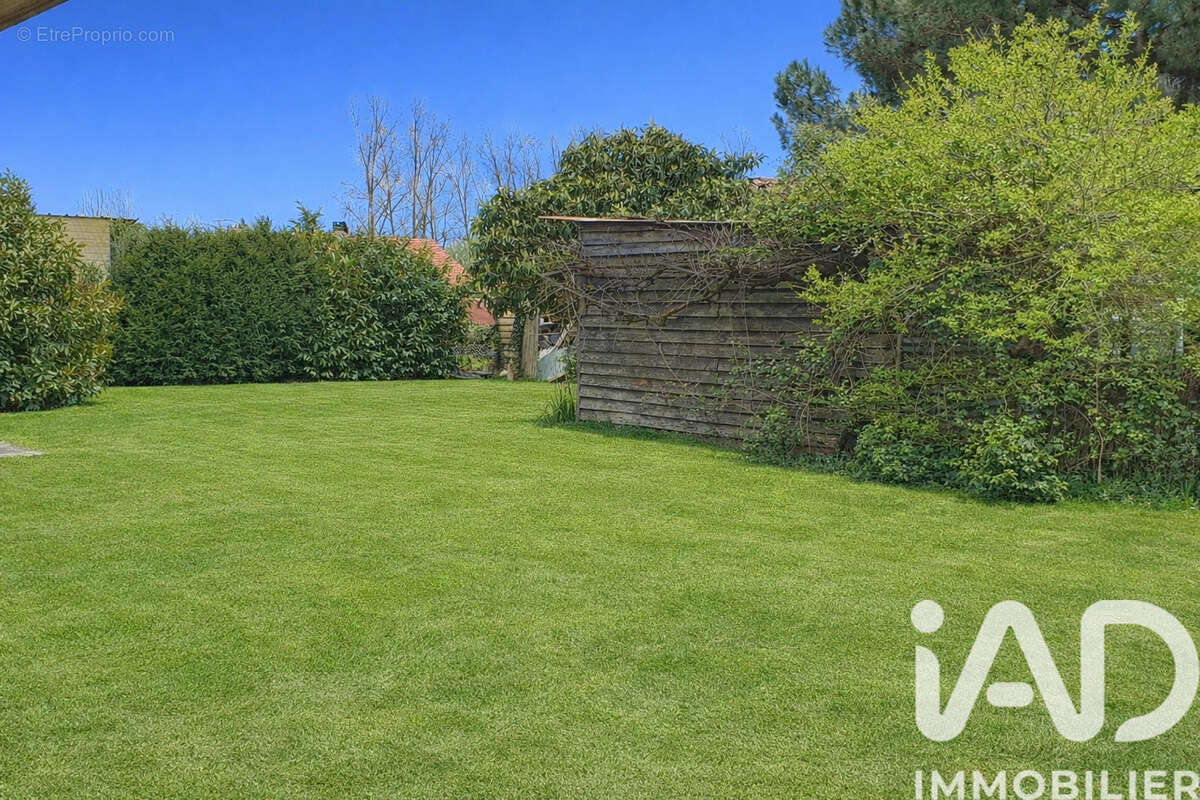 Photo 2 - Maison à SAINT-JULIEN-EN-BORN