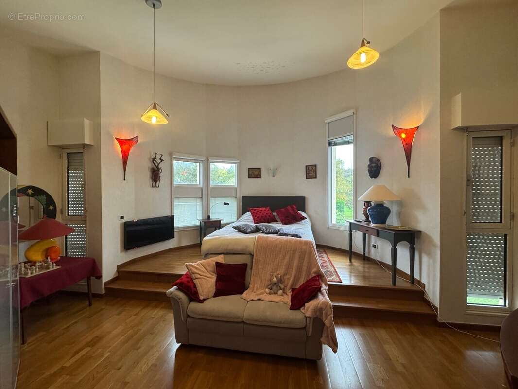 Maison à BOURG-EN-BRESSE