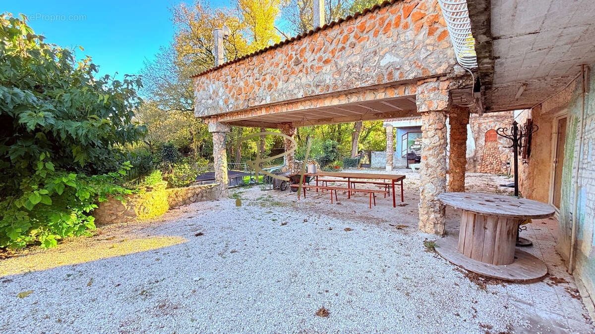 Maison à GOUDARGUES