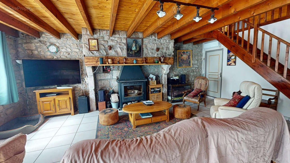 Maison à CRAPONNE-SUR-ARZON