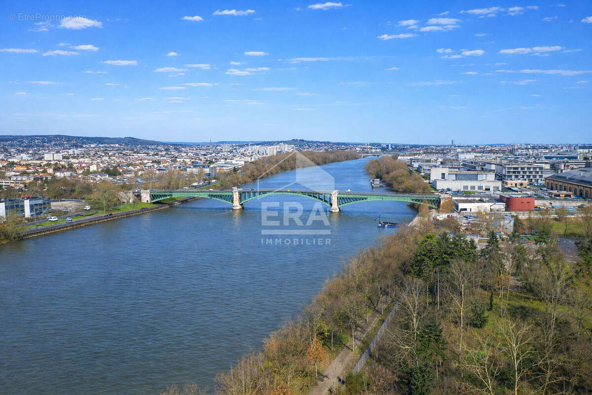 Appartement à LA GARENNE-COLOMBES
