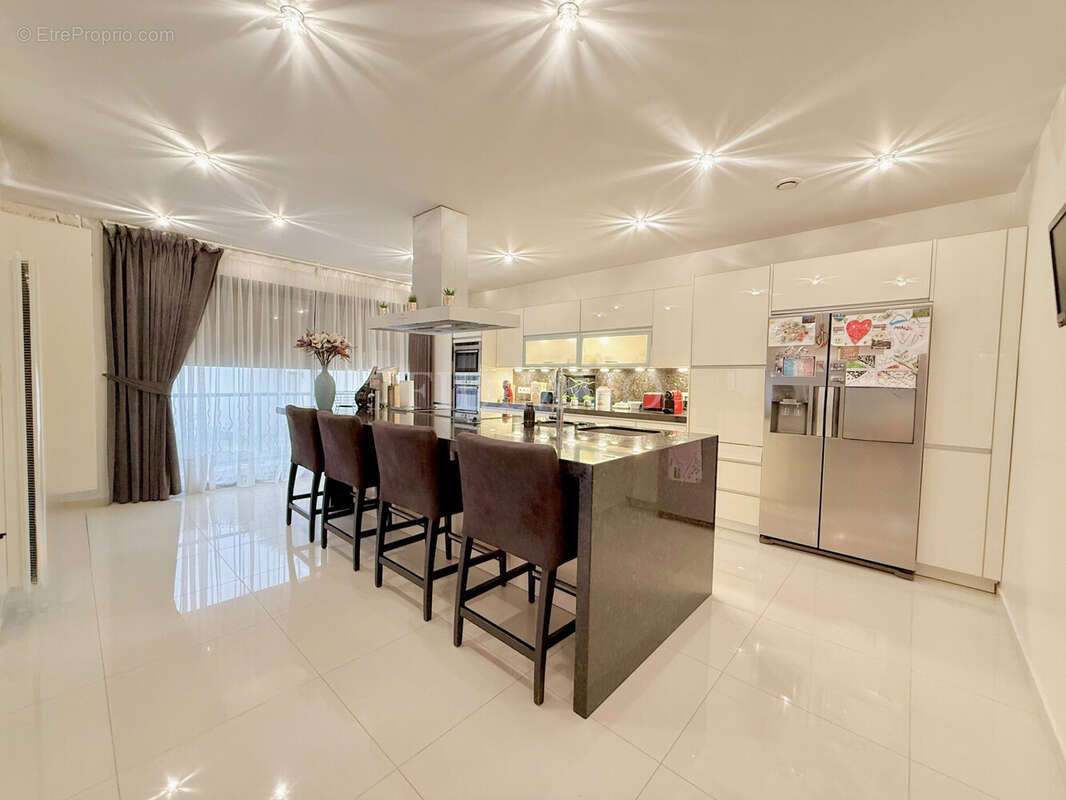 Maison à CHENNEVIERES-SUR-MARNE