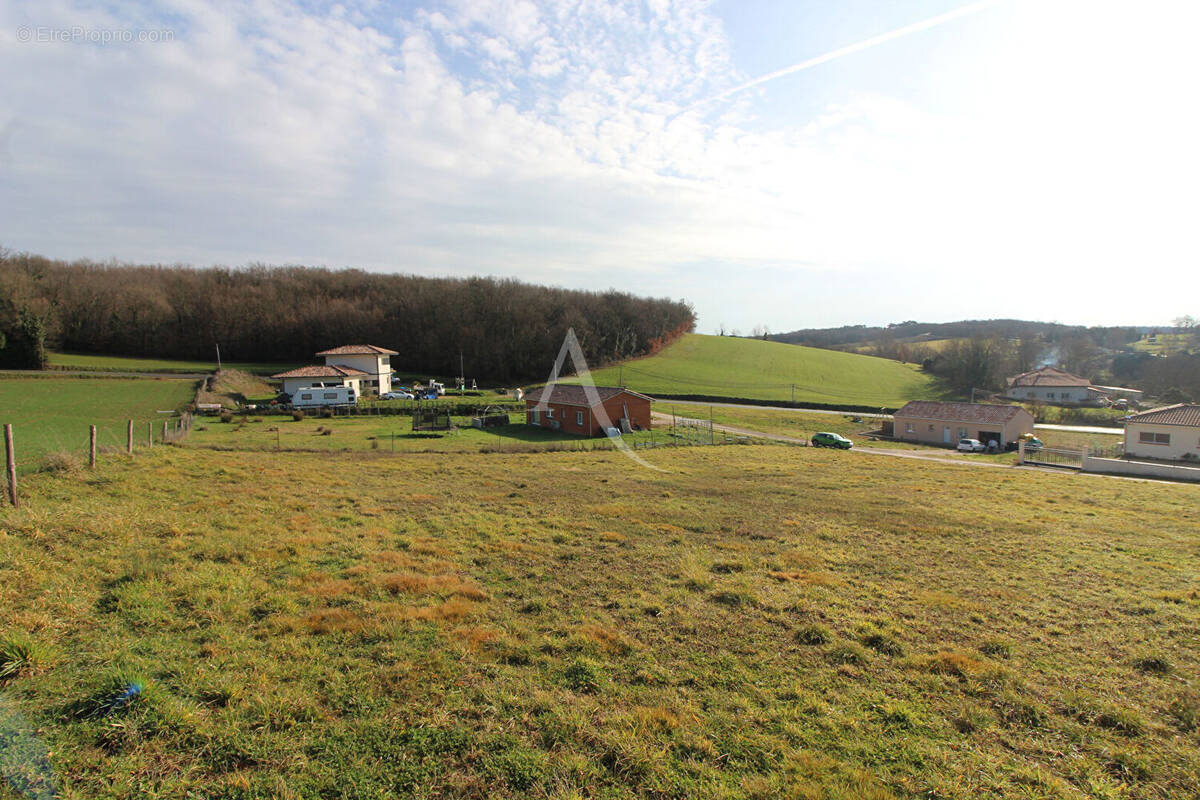 Terrain à VAISSAC