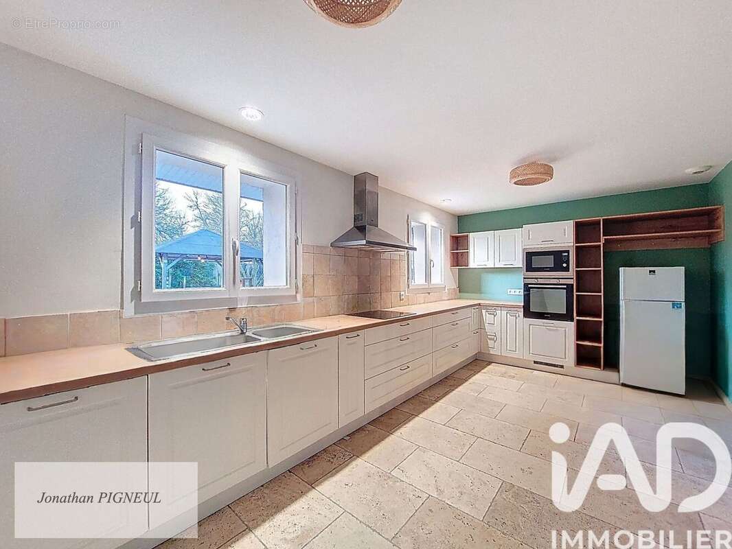 Photo 6 - Maison à SAINT-MORILLON