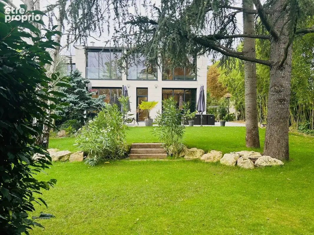 Maison 262 m² à Saint-Maur-Des-Fosses  - photo 2