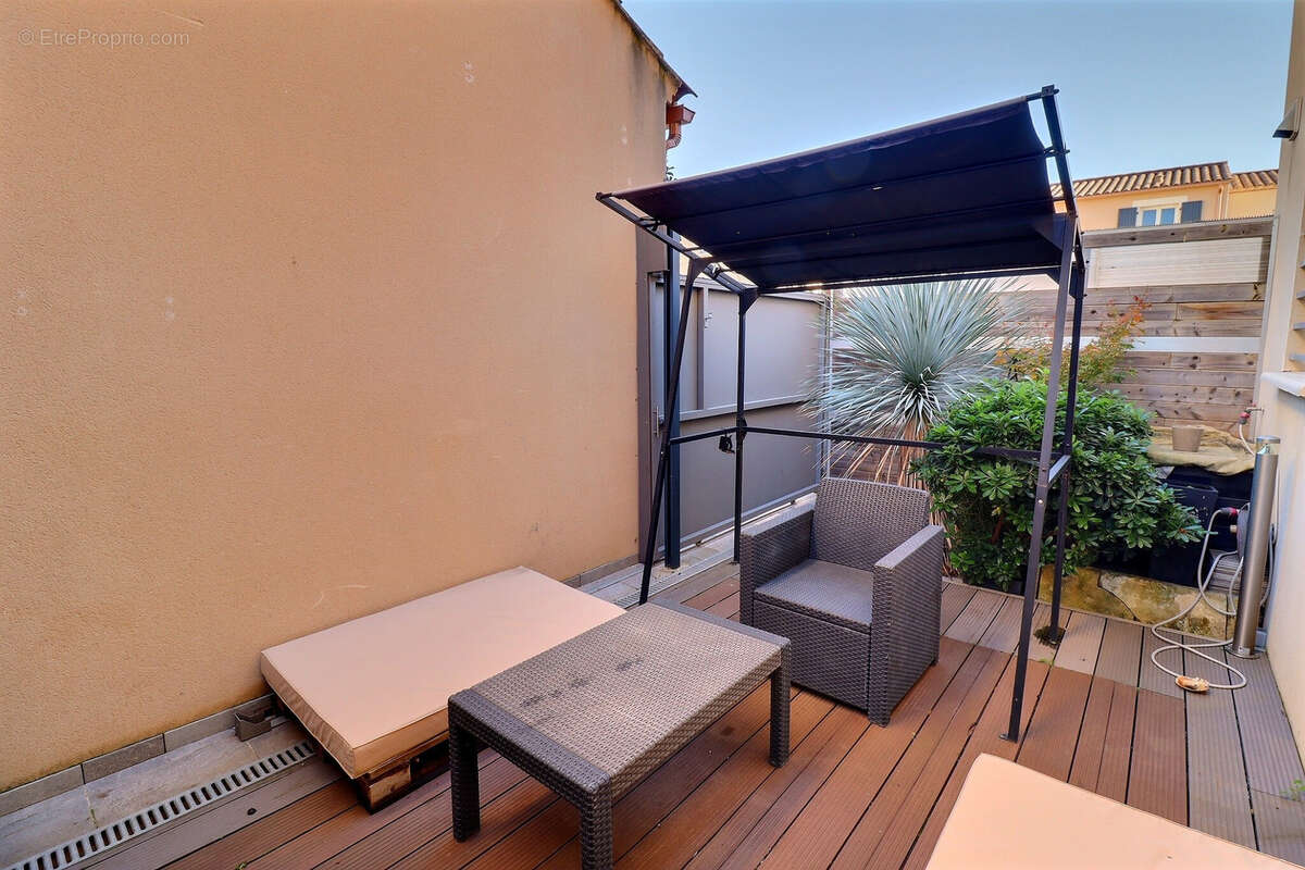 Maison à GALLARGUES-LE-MONTUEUX