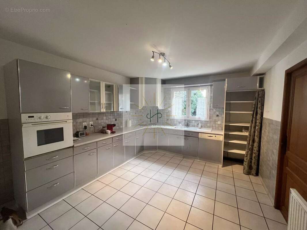 Maison à MONTELIMAR