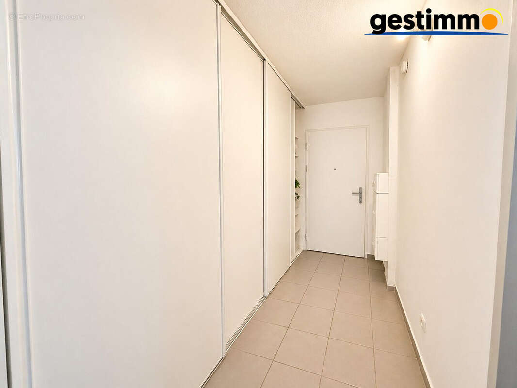 Appartement à REMIRE-MONTJOLY