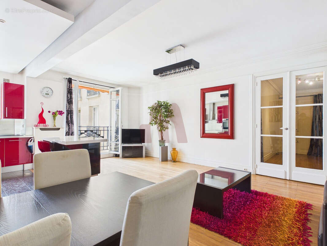 Appartement à PARIS-16E