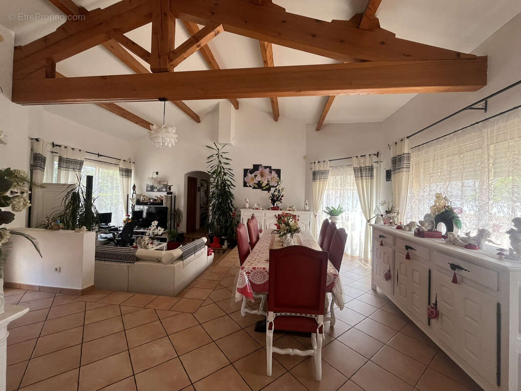 Superbe villa 4 faces de plain-pied — Type F5 avec piscine et garage - photo 4