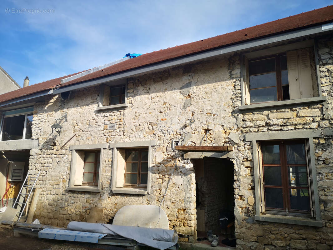 Maison à LA FERTE-ALAIS