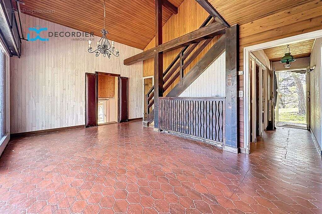 Lyaud - propriete 18 689 m² et maison de 180m2 - photo 6