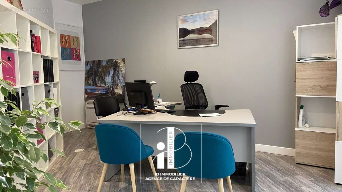 Commerce à FONTAINEBLEAU