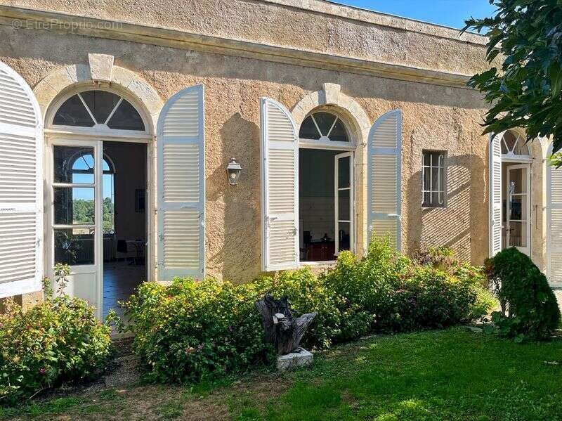 LECTOURE, centre ville maison de plain pied avec garage et jardin - photo 2
