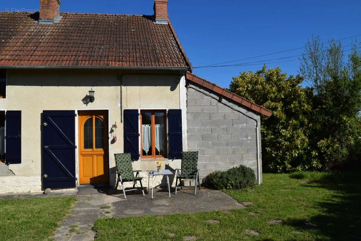 Maison à CHARRIN