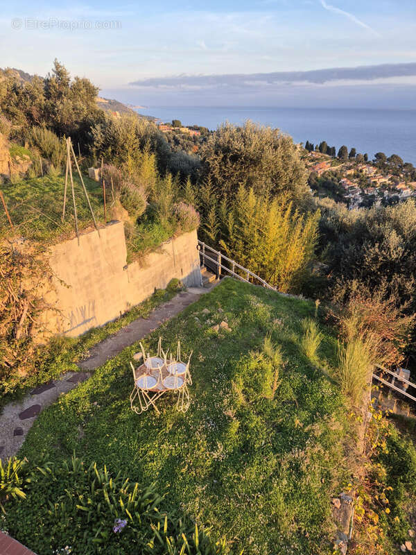 Appartement à MENTON