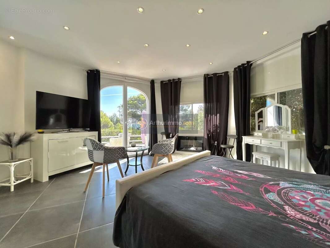 Appartement à LES ISSAMBRES