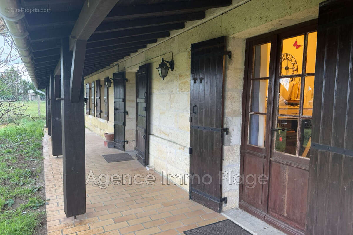 Maison à JAU-DIGNAC-ET-LOIRAC