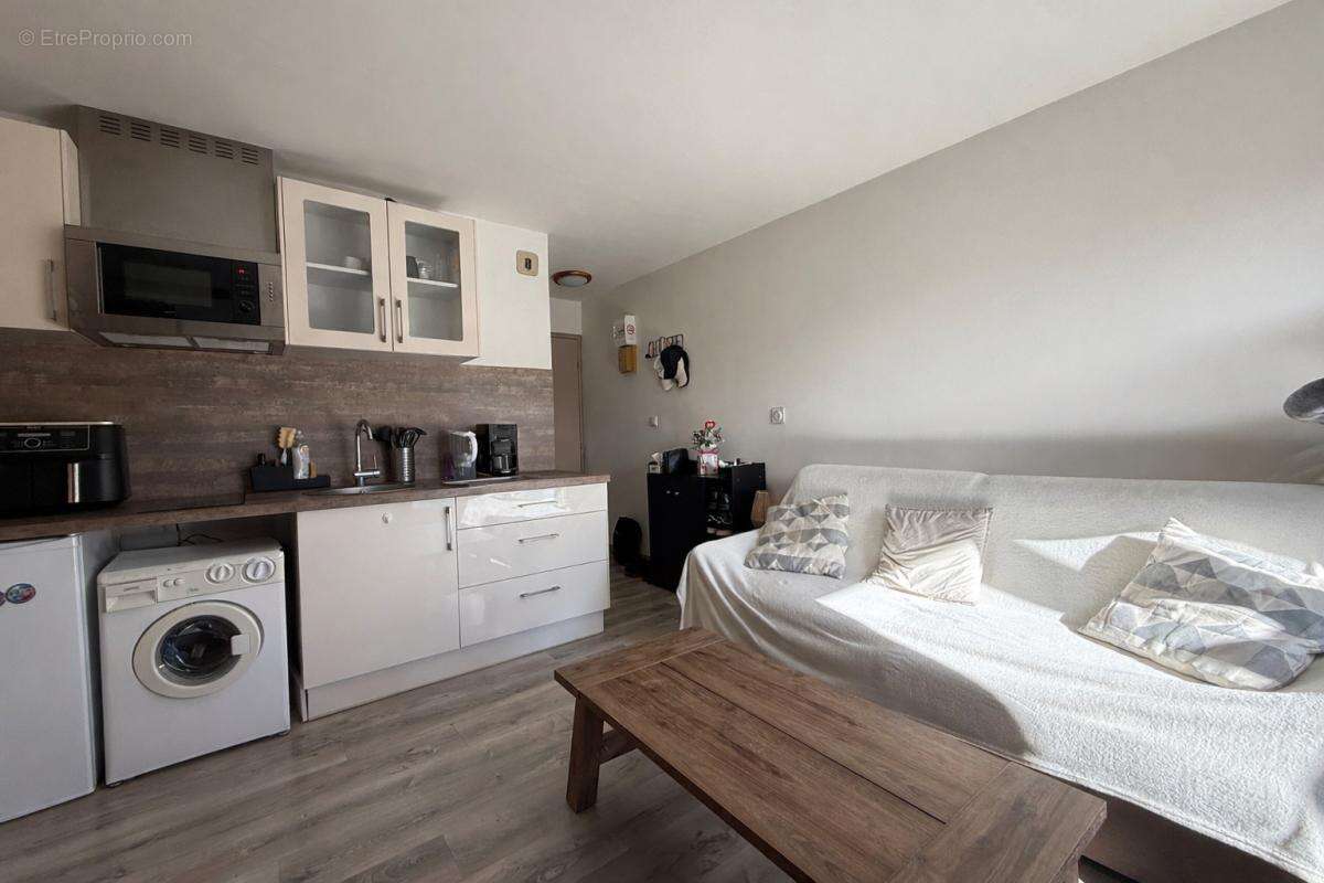 Appartement à BORMES-LES-MIMOSAS