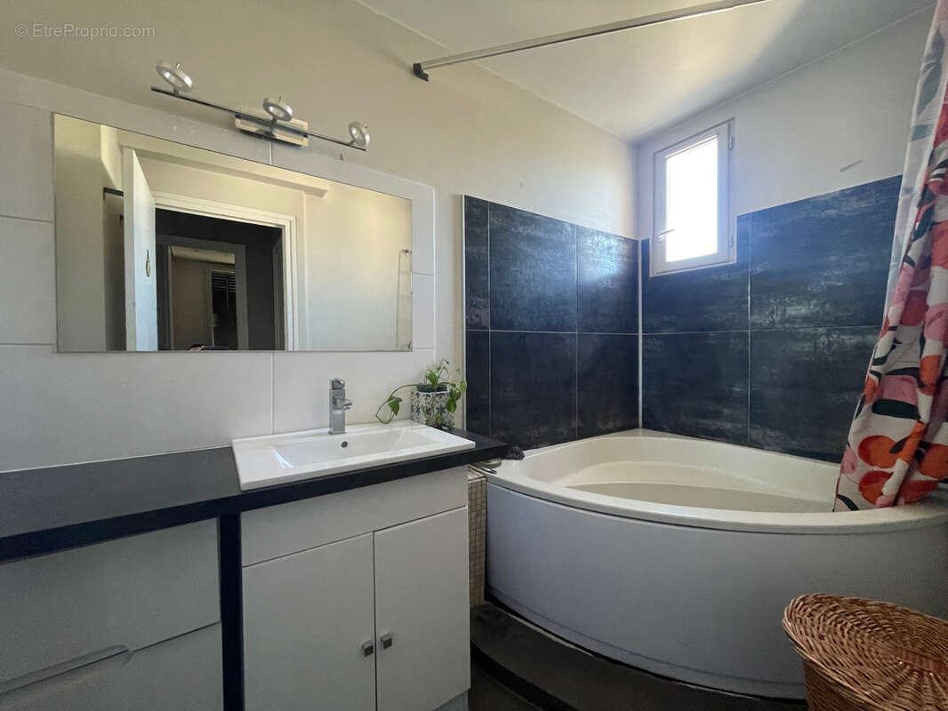 Appartement à CHAMPAGNE-AU-MONT-D'OR