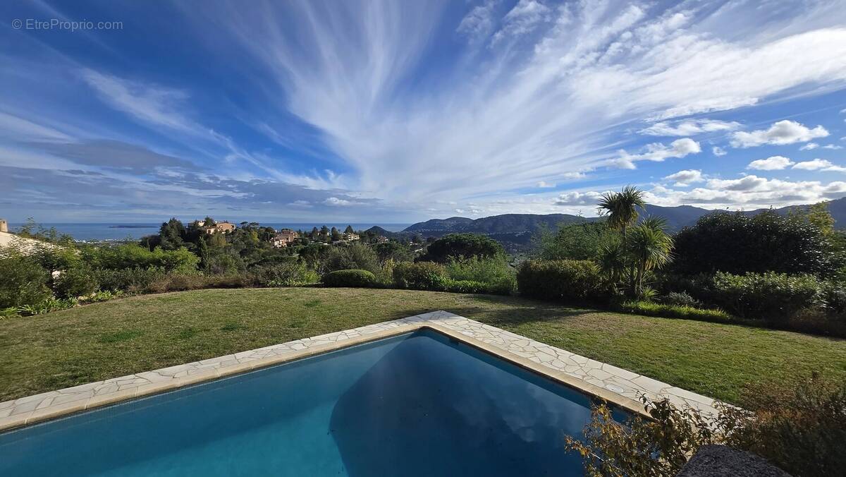 Maison à MANDELIEU-LA-NAPOULE