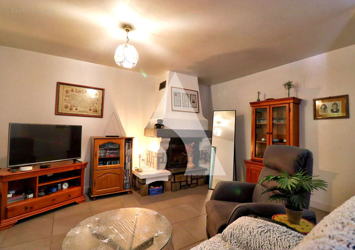 Appartement à SAINT-MAXIMIN-LA-SAINTE-BAUME