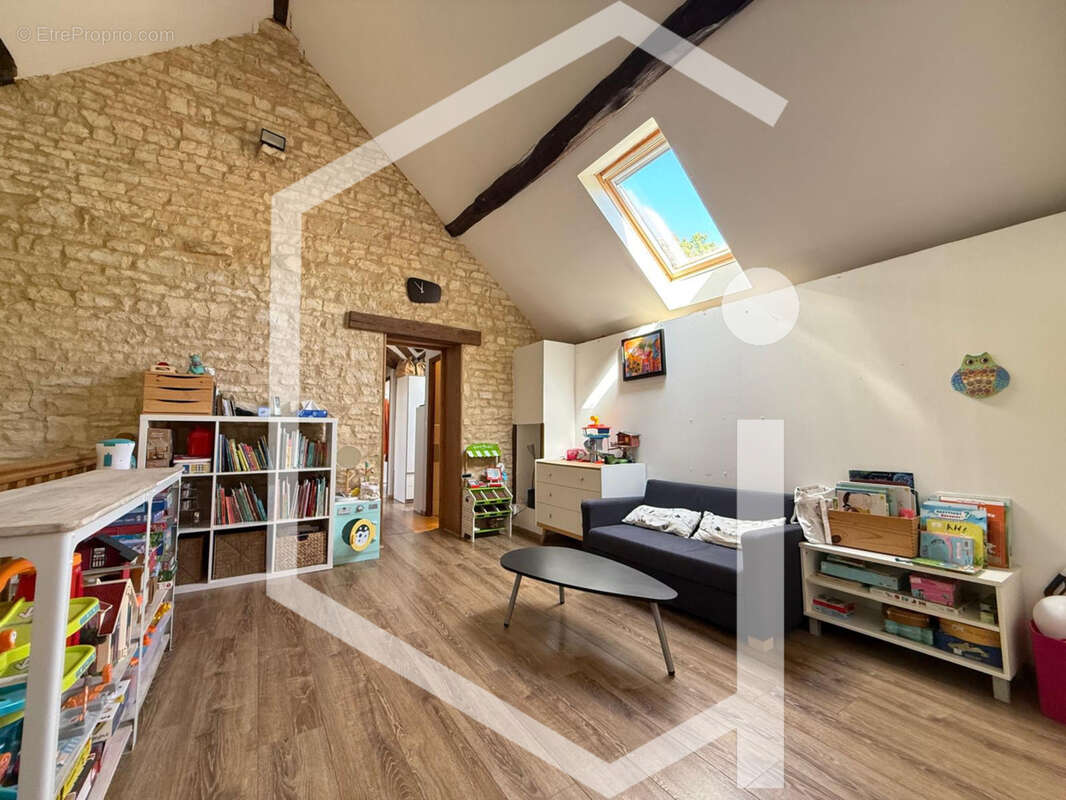 Maison à COSNE-COURS-SUR-LOIRE