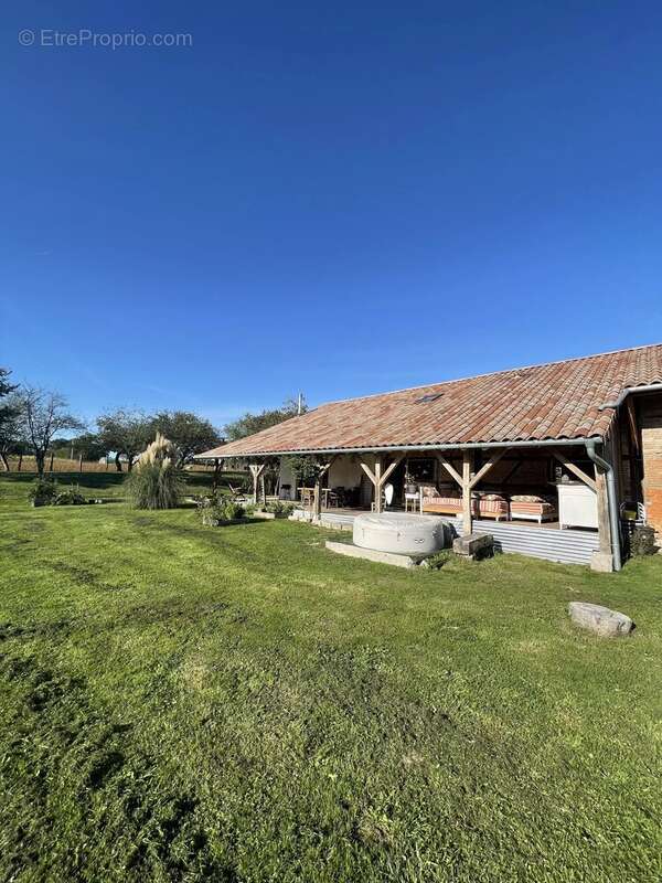 Maison à VARENNES-SAINT-SAUVEUR