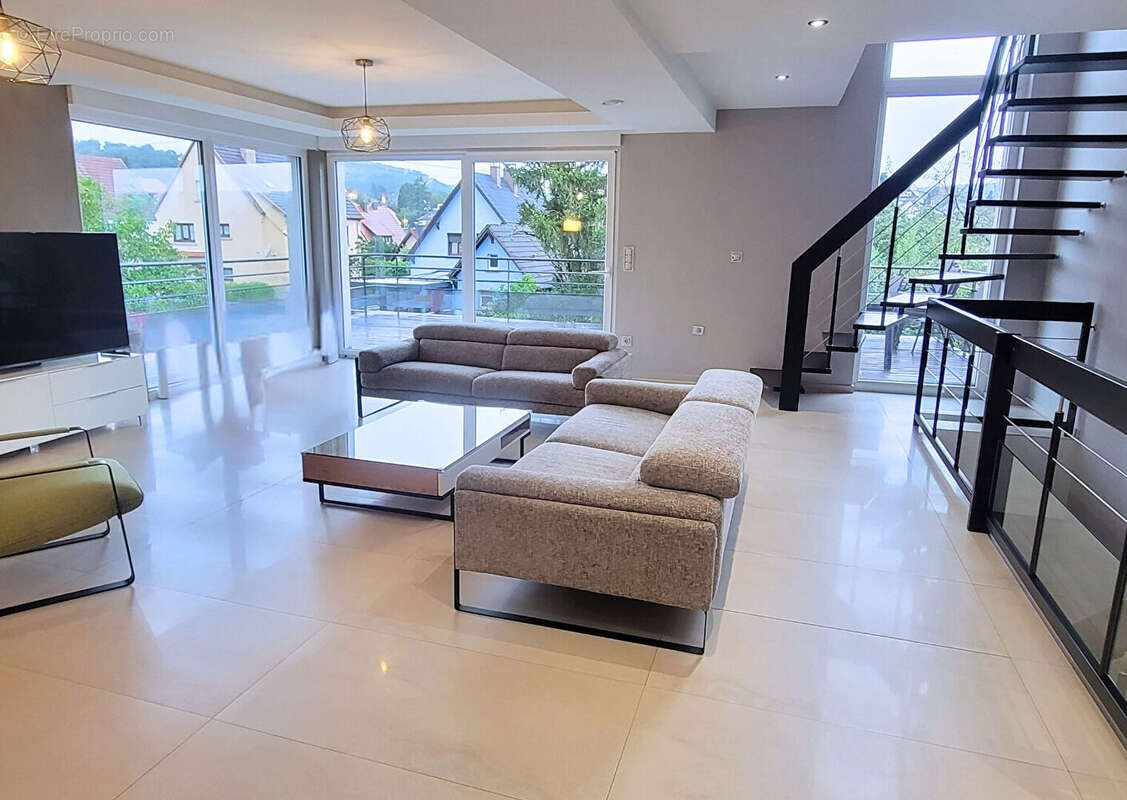 Villa lumineuse avec jardin et piscine - photo 7