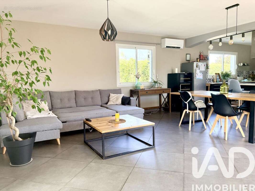 Maison 109 m² à Villeneuve-Les-Bouloc  - photo 5