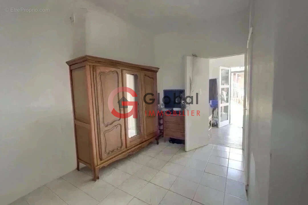 Appartement à MARSEILLE-3E