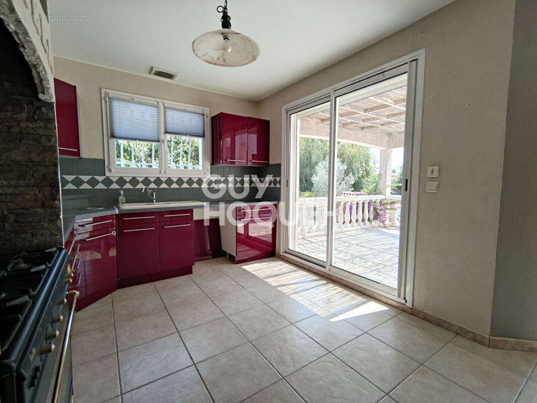 Maison 3 faces T4 de108m2, piscine, terrain 385m2 - photo 3