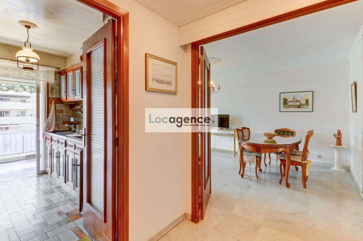 Appartement à MANDELIEU-LA-NAPOULE