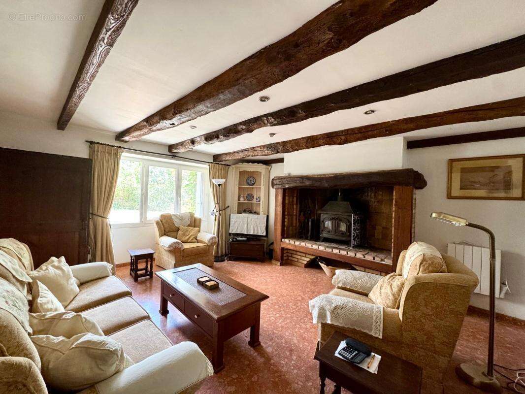 Maison 6 pièces / 159 m² / 315 000 EUR / SAINT-ANTONIN-DE-LACALM - photo 8