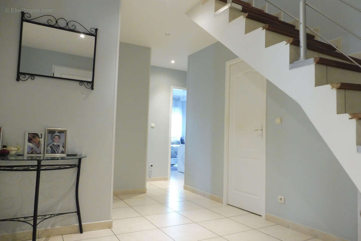 Bourg-lès-Valence   Maison 135 m2, 4/5 chambres, garage, sans vis-à-vis - photo 6