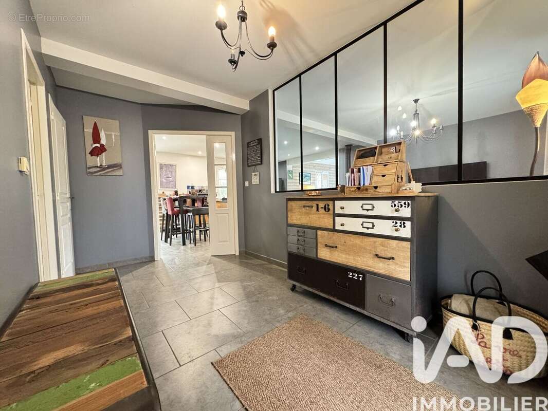 Maison 176 m² à Presles-En-Brie  - photo 5