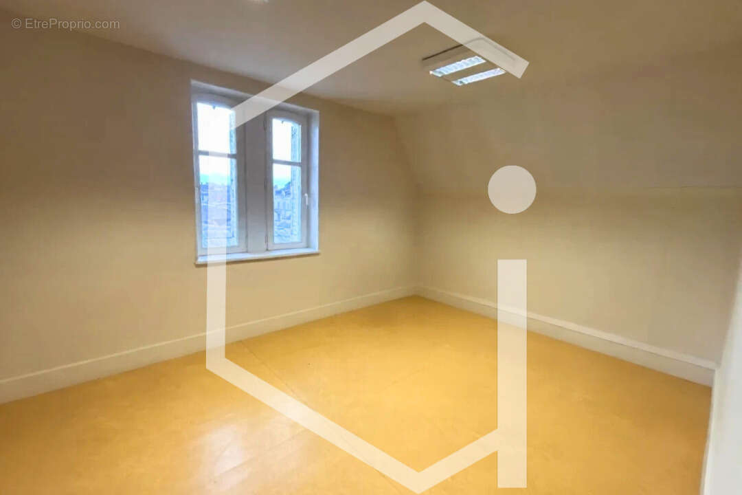 Maison à COSNE-COURS-SUR-LOIRE