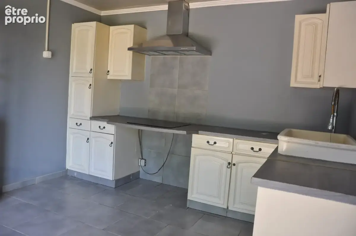 Belle maison en pierre, avec 2 chambres, une grange et terrain de 1543 m2 - photo 3